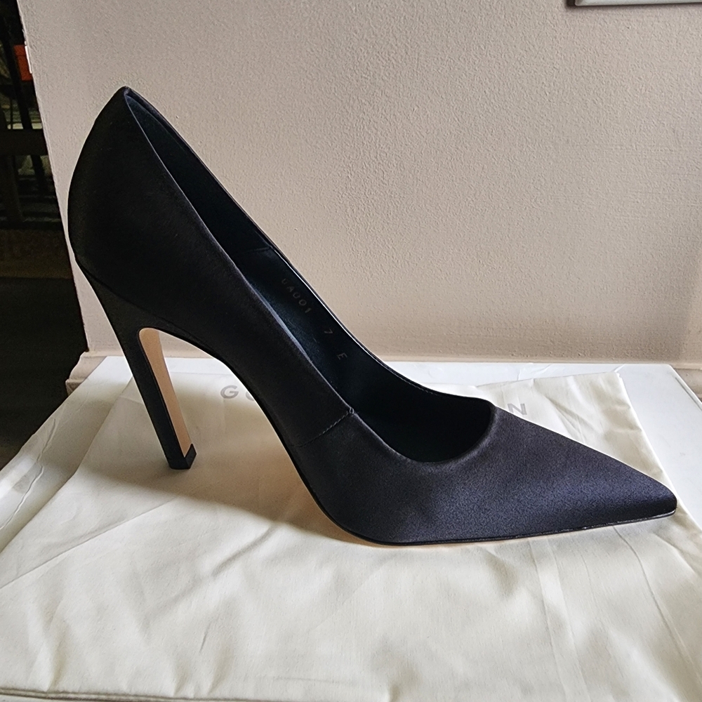 NWB! GOOD AMERICAN BLACK SATIN HEELS
